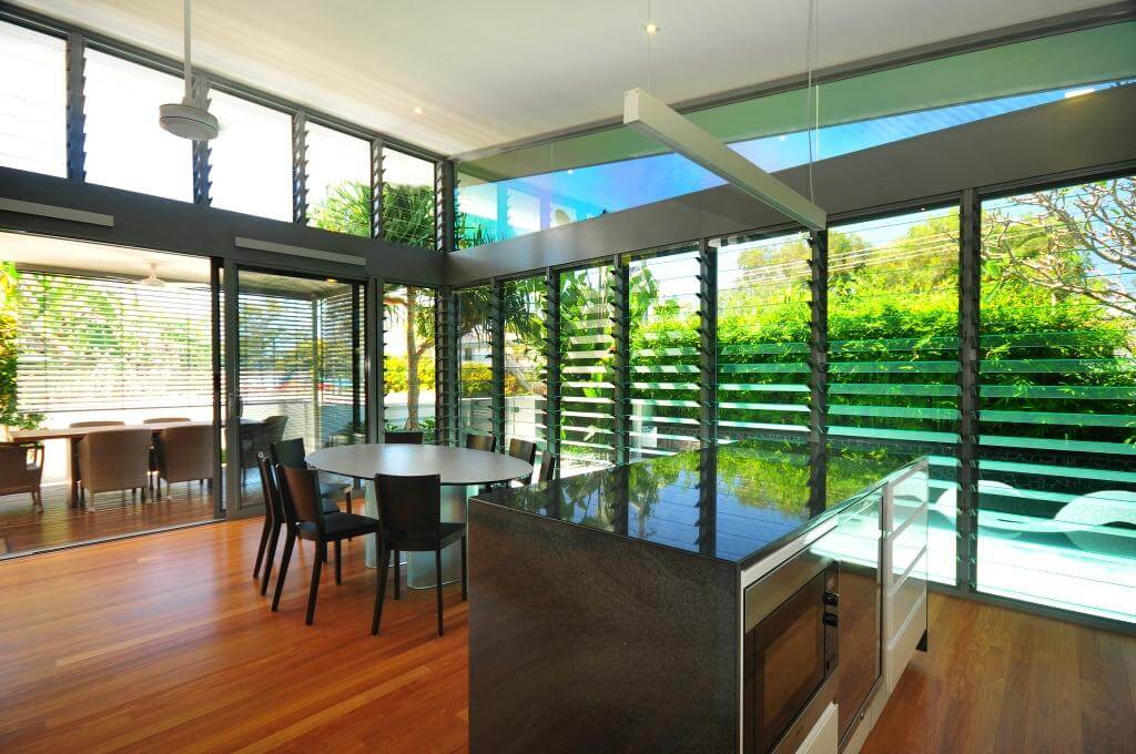 What Is Built-In Louver Insulating Glass?