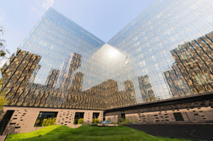 Chengdu-Temple-House-hotel-glass-building
